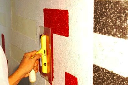 Нанесение жидких обоев в ванной комнате Нанесение жидких обоев в ванной комнате